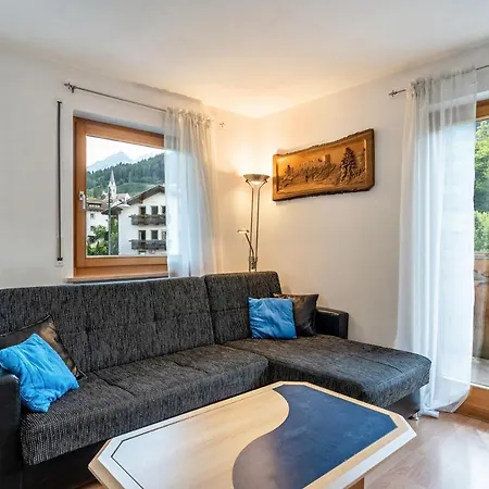 Apartment Turmwirt Pink Leidy