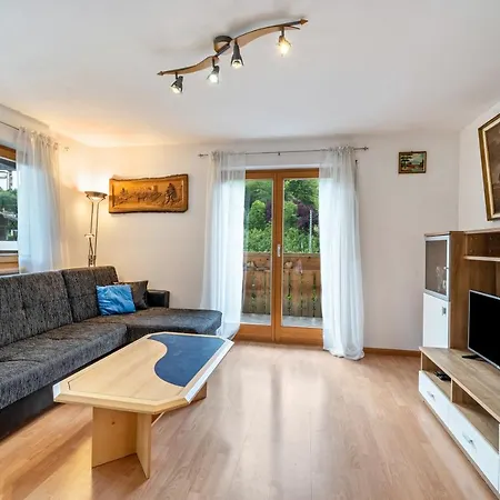 Apartment Turmwirt Pink Leidy